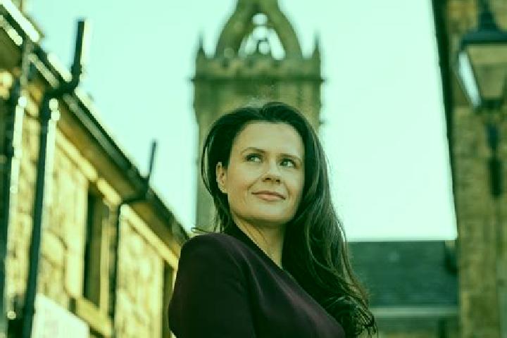 Violet, 29 — Escort in West Kilbride, United Kingdom