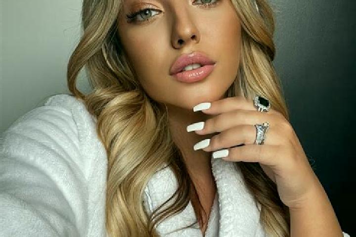 Violet, 30, a blonde amber-eyed latina companion based in Gryfow Slaski. Offering Tantra, OWO, Fetish. Available for incall and outcall, overnight bookings a...