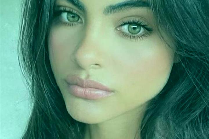 Violet, 30, a brunette green-eyed latina companion based in Segezikule. Offering GFE, Couples, BDSM. Available for incall and outcall, overnight bookings ava...
