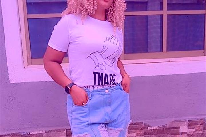 Violet, 30 — Escort in Umunze, Nigeria