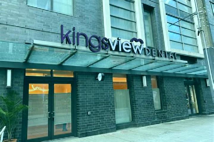Violet, 31 — Escort in Kingsview Village-The Westway, Canada
