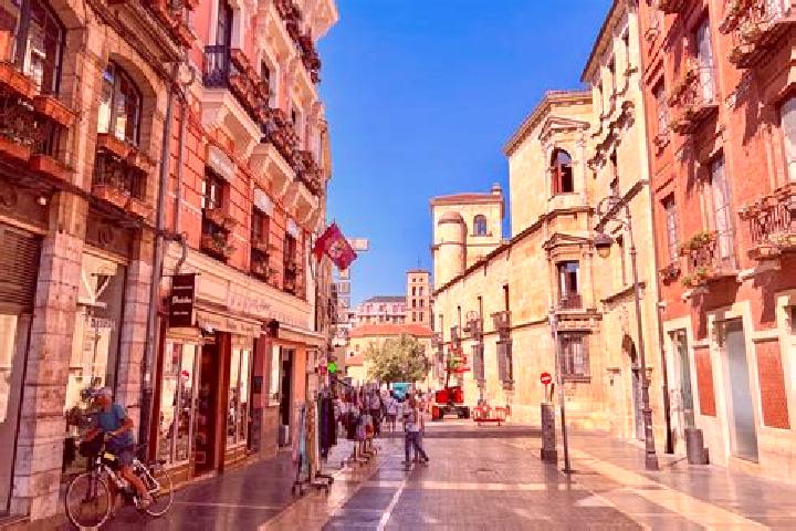 Violet, 31 — Escort in Leon, Spain