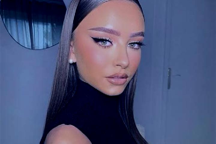 Violet, 31 — Escort in Oklesna, Poland