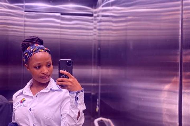 Violet, 31 — Escort in Thubelihle, South Africa