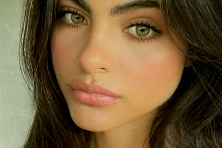 Violet, 32, a brunette hazel-eyed european companion based in Bambang. Offering Deep French Kissing, Tantra, Massage, Striptease, Prostate Massage. Available...