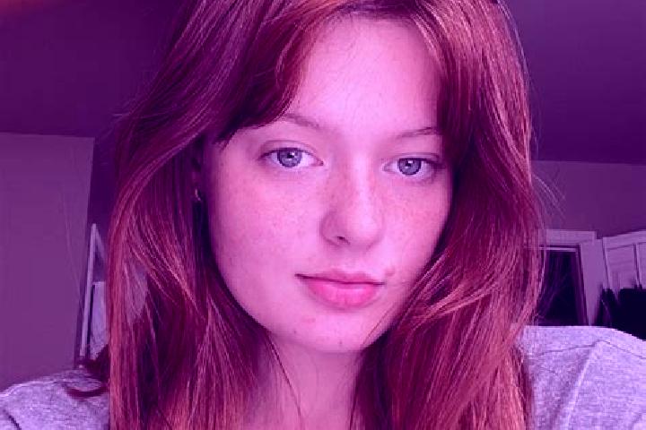 Violet, 32, a dark blonde grey-eyed mediterranean companion based in Roeze-sur-Sarthe. Offering Girlfriend Experience, Overnight, Prostate Massage. Available...