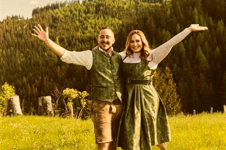 Violet, 32 — Escort in Allhartsberg, Austria