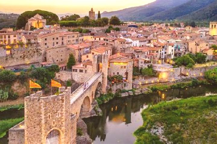 Violet, 32 — Escort in Besalu, Spain
