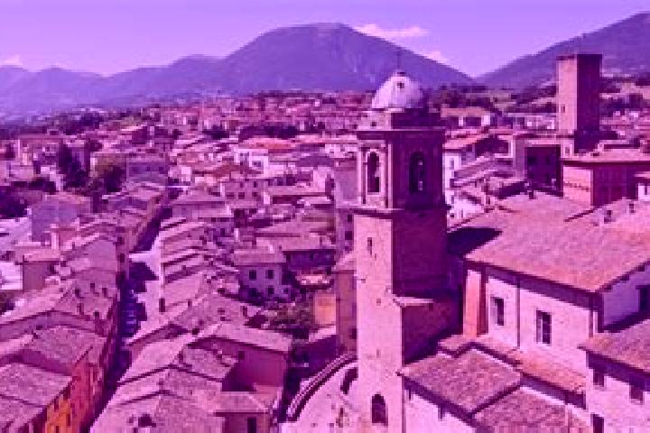 Violet, 32 — Escort in Castelraimondo, Italy