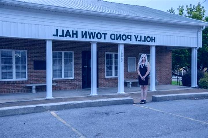 Violet, 32 — Escort in Holly Pond, United States