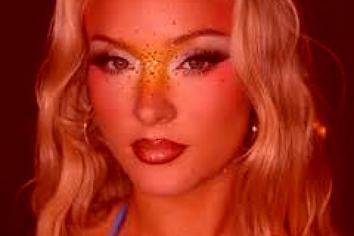 Violet, 32 — Escort in Karsin, Poland