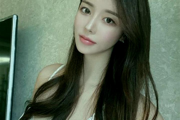 Violet, 32 — Escort in Zangka, China