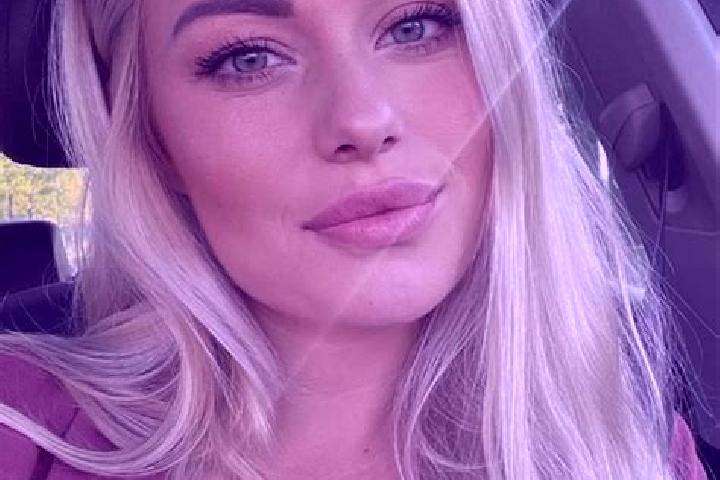 Violet, 33, a blonde hazel-eyed slavic companion based in Pulue. Offering 69, Fetish, Domination. Available for incall and outcall, overnight bookings availa...