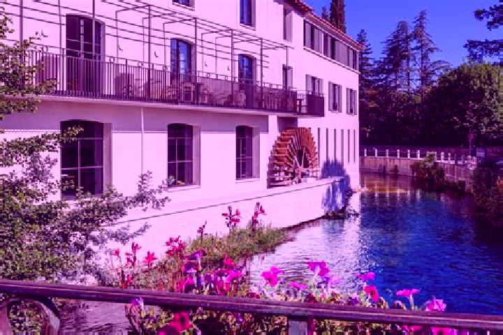 Violet, 33, a red green-eyed indian companion based in L Isle-sur-la-Sorgue. Offering GFE, CIM, Travel Companion, Massage. Available for incall and outcall, ...