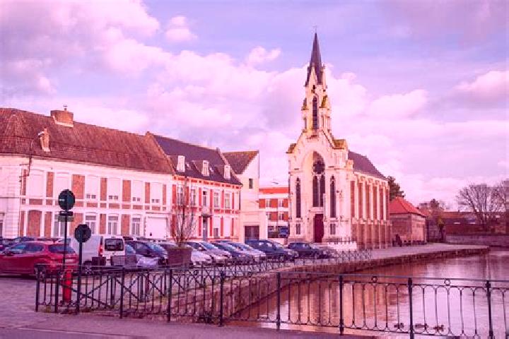 Violet, 33 — Escort in Aire-sur-la-Lys, France
