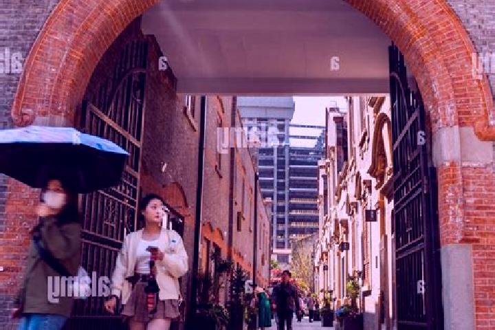 Violet, 33 — Escort in Anning Xilu, China