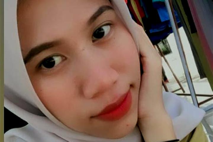 Violet, 33 — Escort in Banjar Tiga, Indonesia