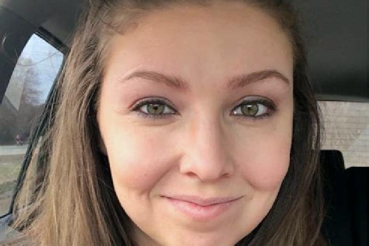 Violet, 33 — Escort in Kenyon, United States