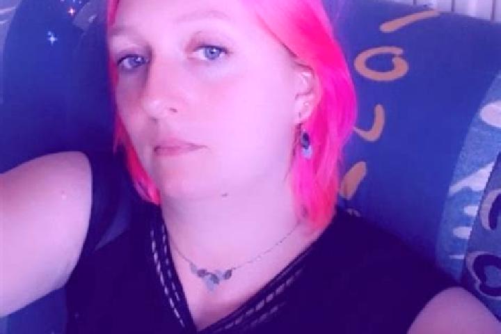 Violet, 33 — Escort in Saillenard, France