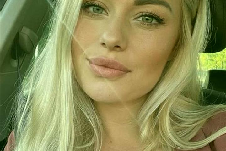Violet, 34, a blonde hazel-eyed caucasian companion based in Prudy. Offering Roleplay, Girlfriend Experience, A-Level, CIM, Deep French Kissing. Available fo...
