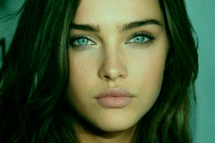 Violet, 34, a brunette grey-eyed caucasian companion based in Nice. Offering Girlfriend Experience, OWO, Deep French Kissing, Domination, CIM. Available for ...