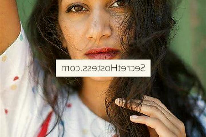 Violet, 34, a red brown-eyed indian companion based in Sogndal. Offering Domination, Fetish, Striptease. Available for incall and outcall, day and evening da...