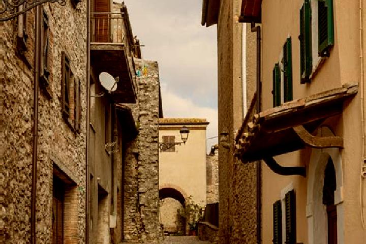 Violet, 34 — Escort in Avigliano Umbro, Italy