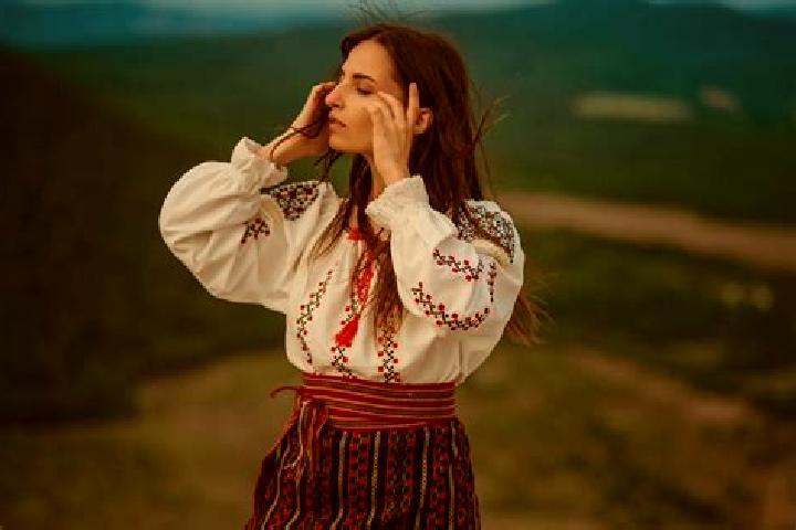 Violet, 34 — Escort in Cotofenii din Fata, Romania