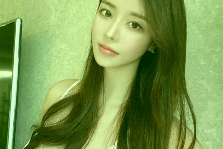Violet, 34 — Escort in Xiaomiaozi, China