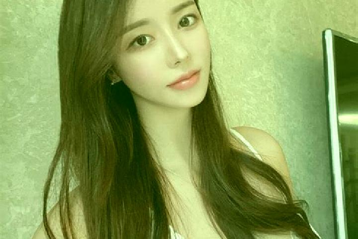 Violet, 34 — Escort in Yangjiaying, China