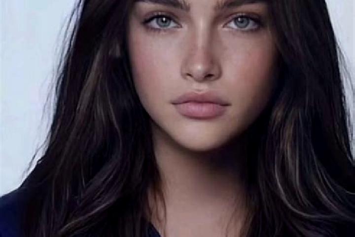 Violet, 35, a brunette grey-eyed caucasian companion based in M Batto. Offering Duos, Roleplay, GFE. Available for incall and outcall, day and evening dates.