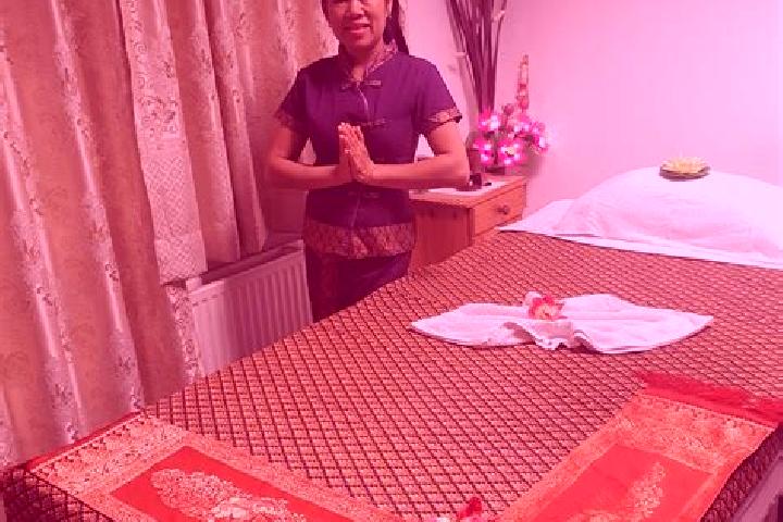 Violet, 35, a red hazel-eyed slavic companion based in Wetzikon / Unter-Wetzikon. Offering Tantra, Couples, Massage, Party Girl, Dinner Date. Available for i...