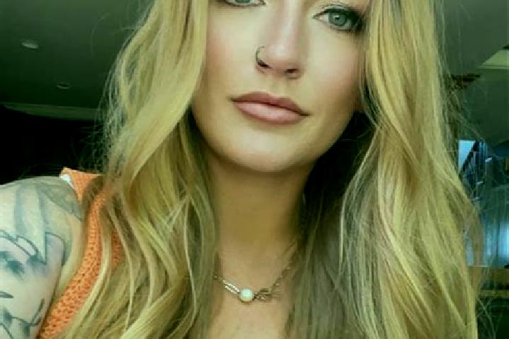 Violet, 35 — Escort in Beals, United States