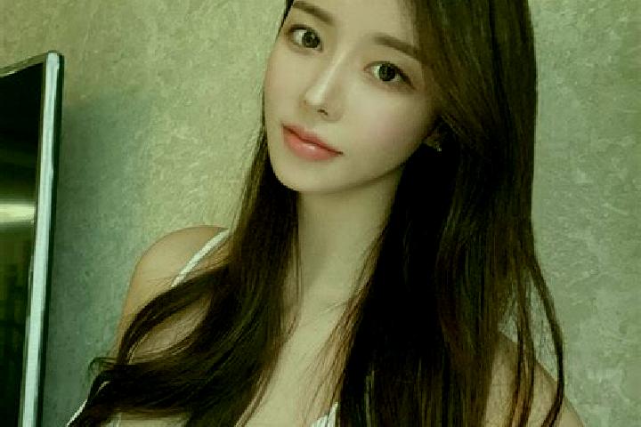 Violet, 35 — Escort in Guizhumao, China