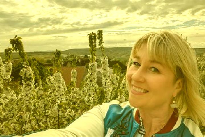 Violet, 35 — Escort in Mareuil, France