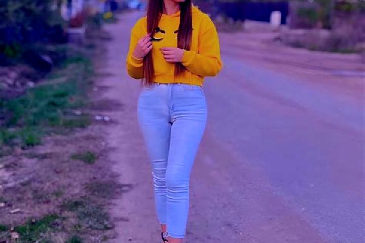 Violet, 35 — Escort in Morteni, Romania
