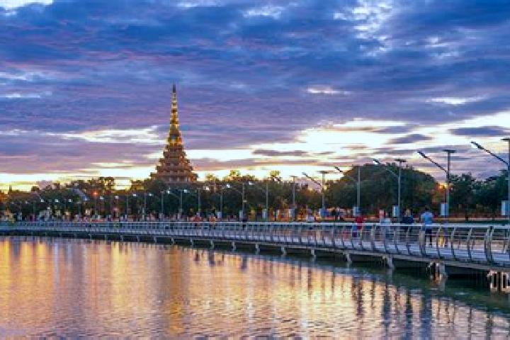 Violet, 35 — Escort in Si Chomphu, Thailand