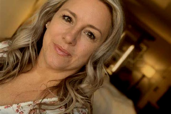 Violet, 36, a blonde grey-eyed indian companion based in Collingham. Offering 69, Roleplay, Erotic Massage, GFE, BDSM. Available for incall and outcall, day ...