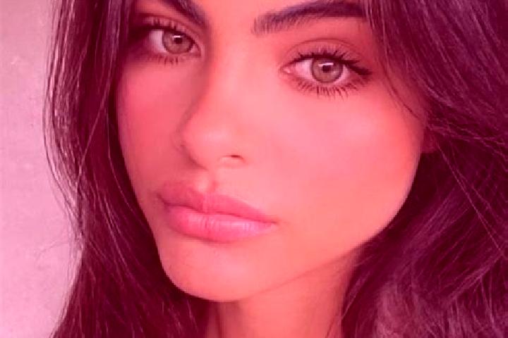 Violet, 36, a brunette green-eyed caribbean companion based in Kouakou-Kankrou. Offering GFE, Massage, Tantra, OWO. Available for incall and outcall, overnig...
