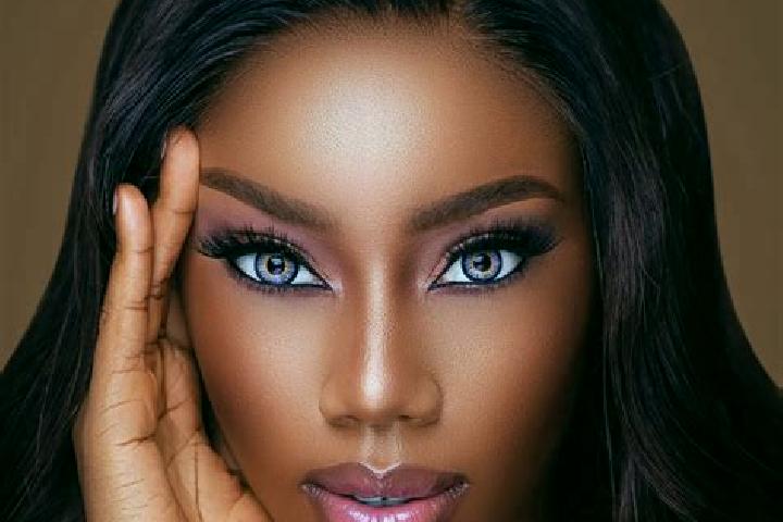 Violet, 36, a chestnut blue-eyed ebony companion based in Brodek u Prostejova. Offering Girlfriend Experience, Tantra, Domination, BDSM. Available for incall...