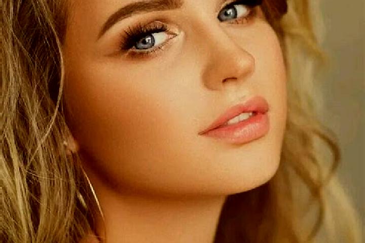 Violet, 36, a dark blonde blue-eyed caucasian companion based in Queropalca. Offering Couples, Massage, Party Girl. Available for incall and outcall, day and...