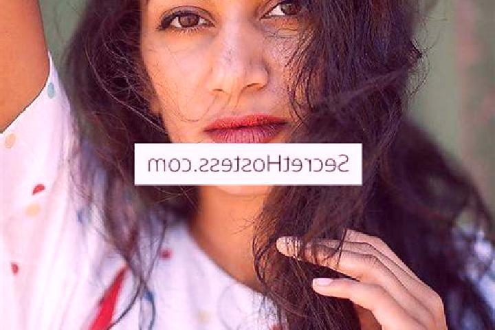 Violet, 36, a red grey-eyed indian companion based in Zahir Pir. Offering Party Girl, Deep French Kissing, Erotic Massage. Available for incall and outcall, ...