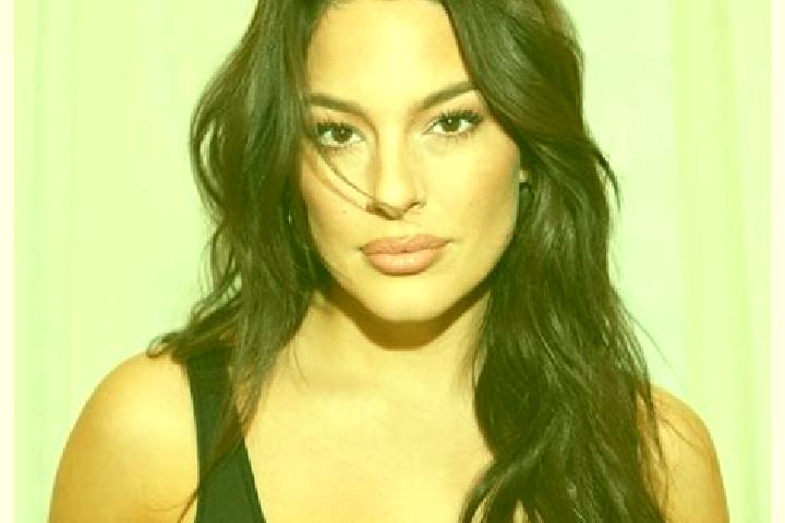 Violet, 36 — Escort in Ashley, United States