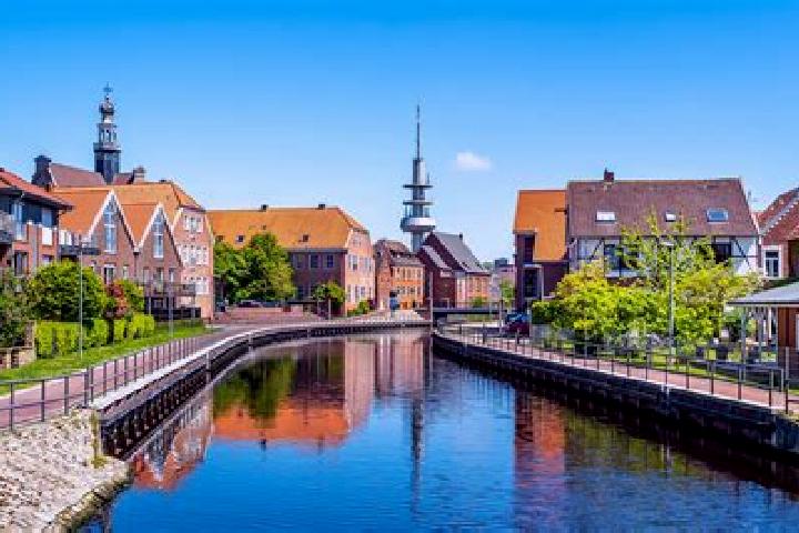 Violet, 36 — Escort in Emden, Germany