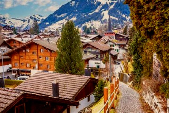 Violet, 36 — Escort in Gstaad, Switzerland