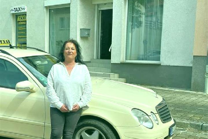 Violet, 36 — Escort in Luetzen, Germany
