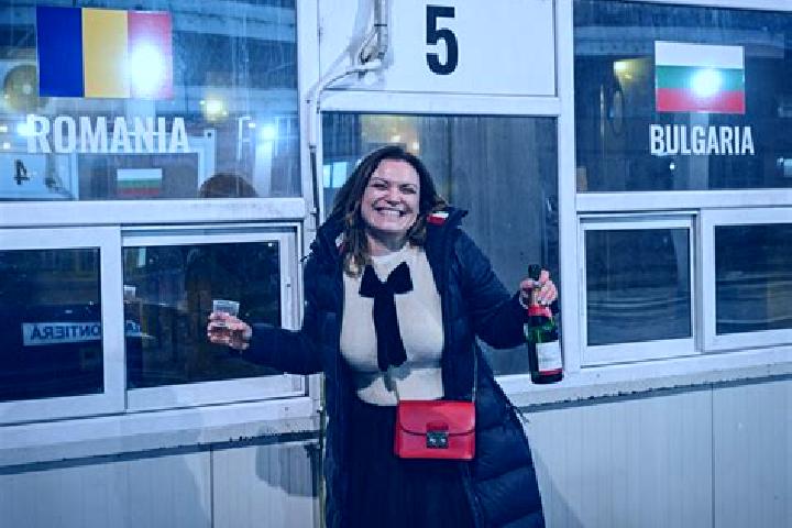 Violet, 36 — Escort in Maiag, Romania