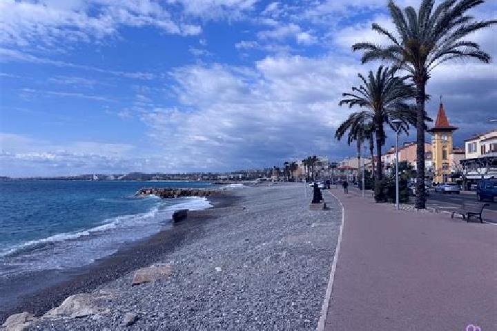 Violet, 37, a black green-eyed mediterranean companion based in Cagnes-sur-Mer. Offering GFE, A-Level, Travel Companion, Striptease. Available for incall and...