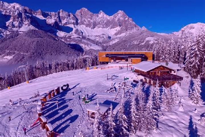Violet, 37, a brunette brown-eyed middle eastern companion based in Ramsau am Dachstein. Offering Erotic Massage, Party Girl, Deep French Kissing, Girlfriend...