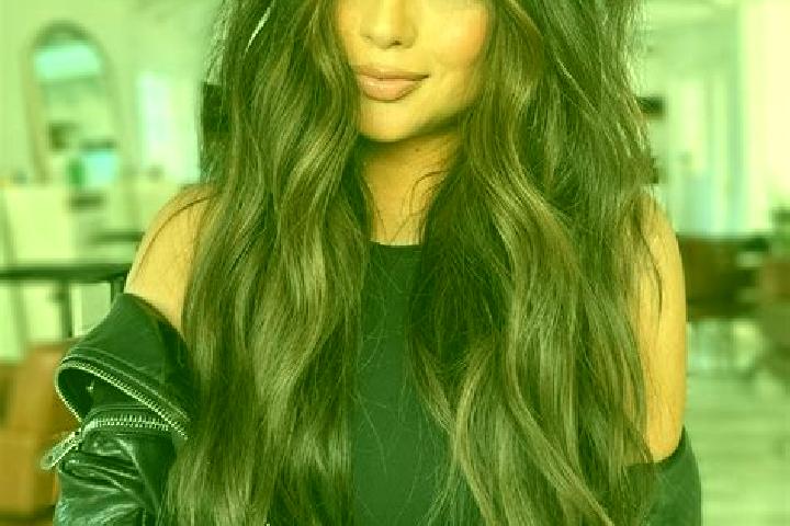 Violet, 37, a brunette dark-eyed caribbean companion based in Mutengene. Offering Travel Companion, GFE, Massage, Party Girl, Domination. Available for incal...